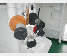 Ship sided connectors for bunkeringof fuel, lube oils, fresh water; unloading of sewage