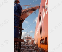 Ship bunkering